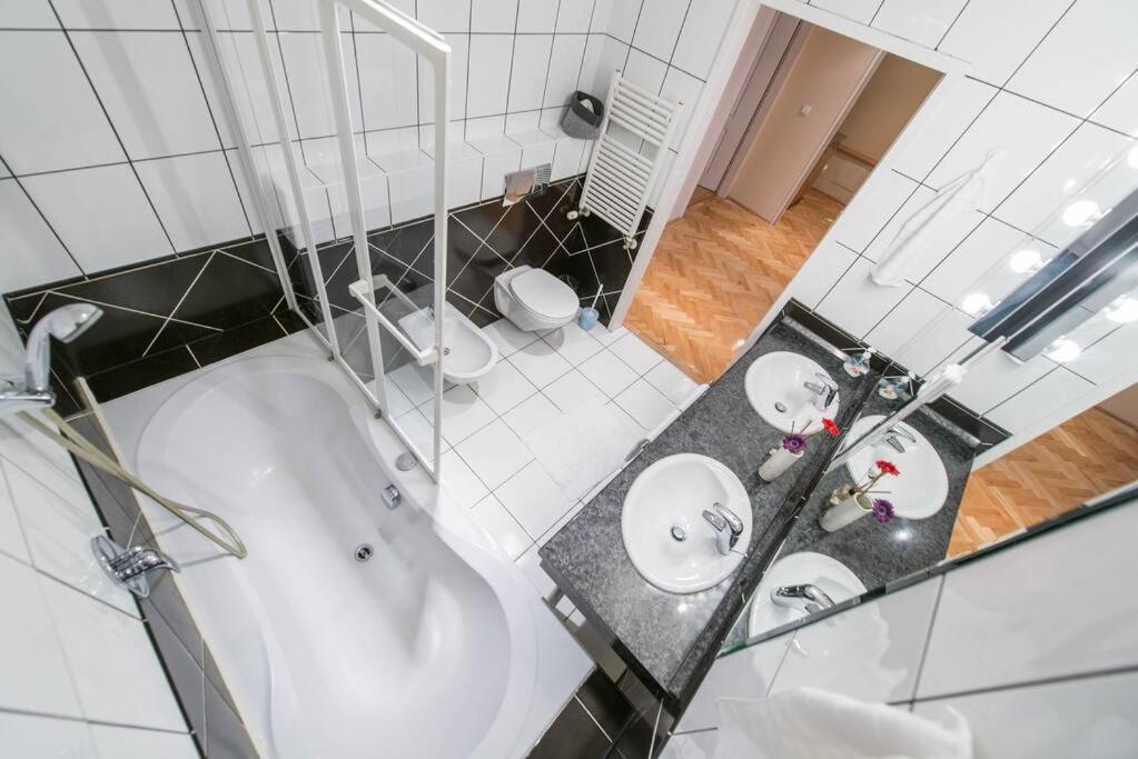 Venus Apartments - Renate Будапеща Екстериор снимка